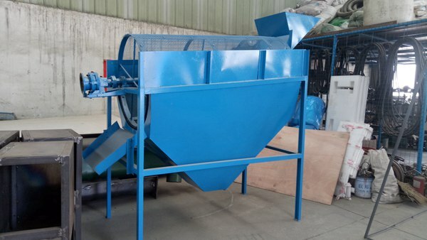 Charcoal sieving machine