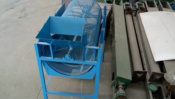 Charcoal sieving machine