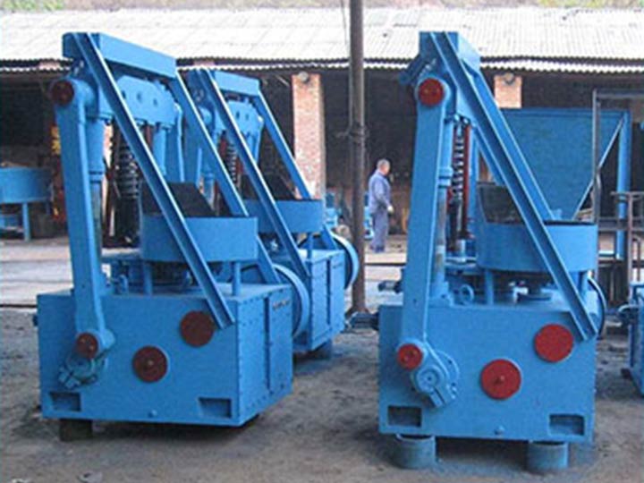 Coal briquettes making machine