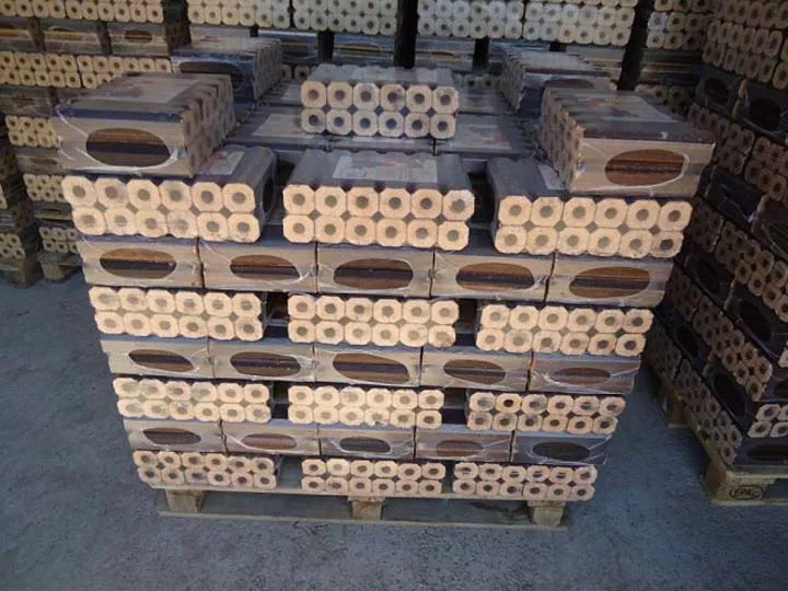 production de briquettes pini kay