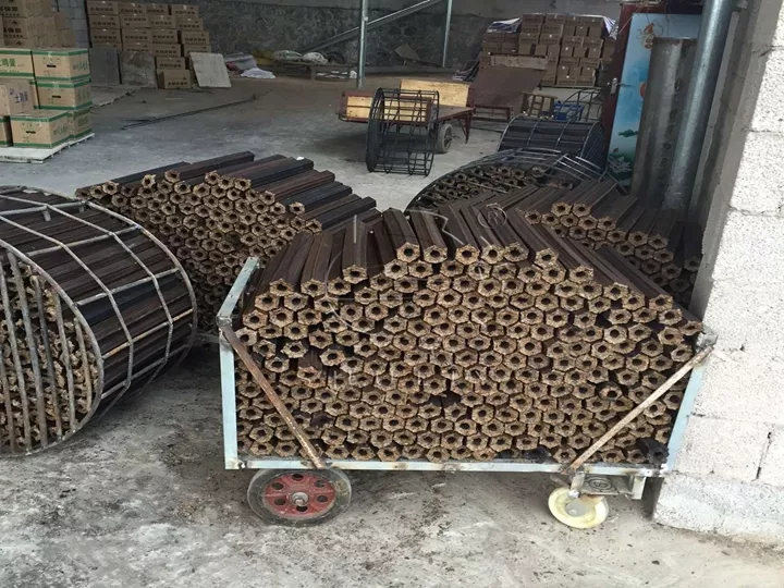 Presse à briquettes de bois, produit fini