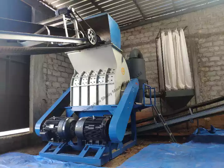 wood crushing machine