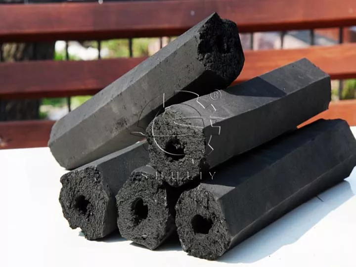 إنتاج قوالب الفحم الخشبي
