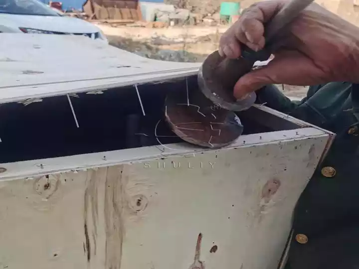 coal briquette molding machine
