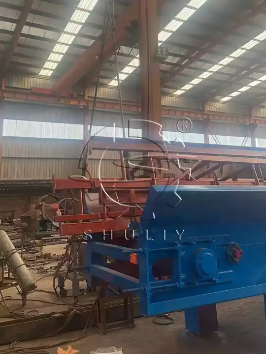 industrial wood shredding machine