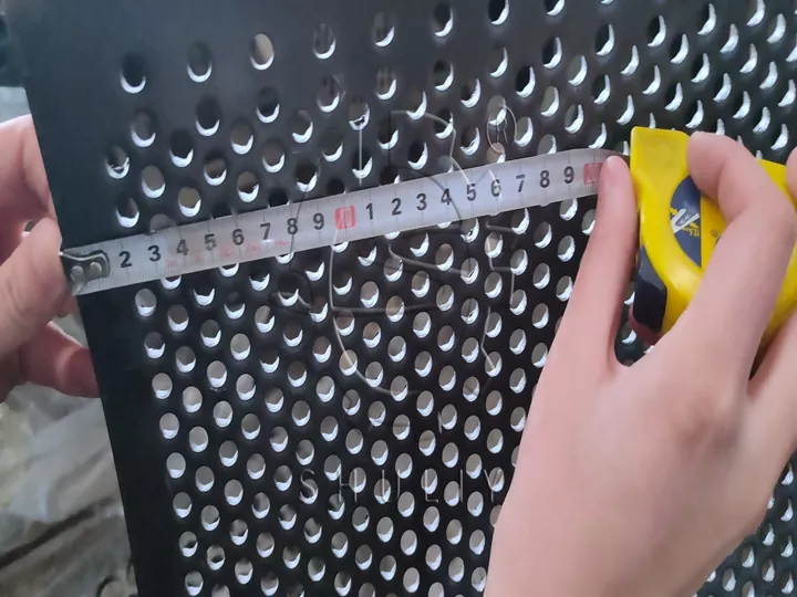 Adjustable Screen