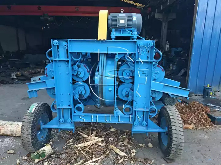 Wheeled Wood Log Debarking Machine