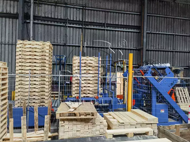 Wood Pallet Making Machine
