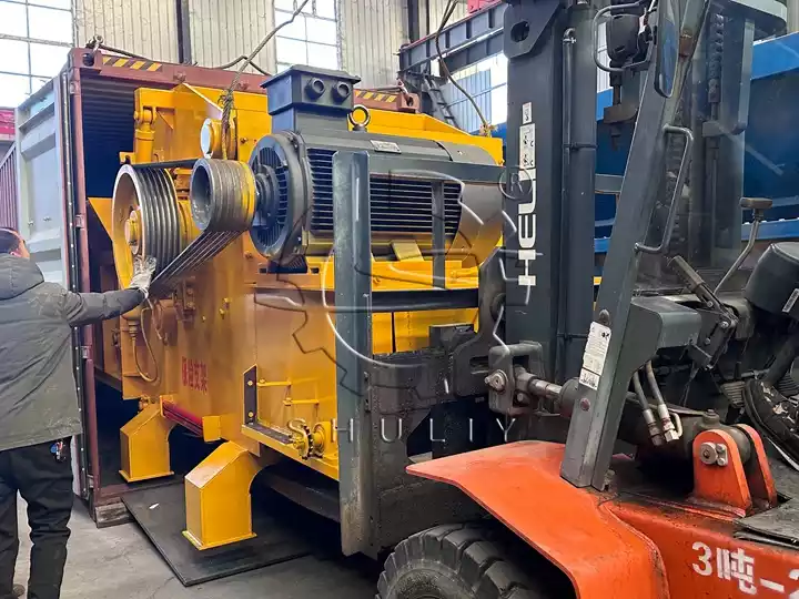 Wood Waste Shredding Machine