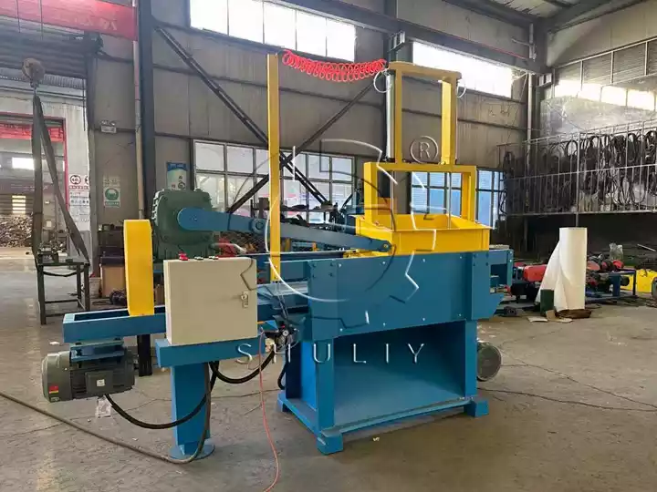 Máquina de Desbaste de Madeira com Eixo Espiral