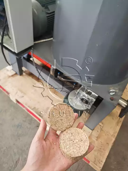 Finished Briquettes From Biomass Block Press Machine
